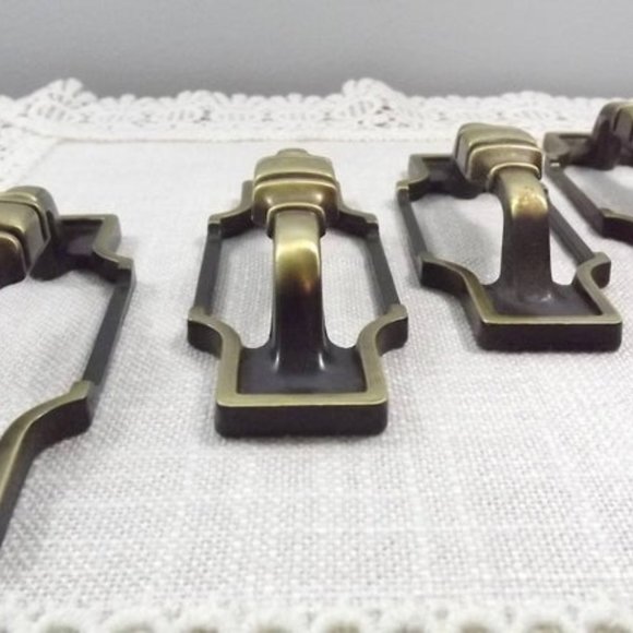 4 Vintage Brass Drawer/Door Pulls for Upcycling - Picture 2 of 7